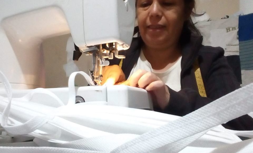 Mary Soto responsable del taller textil de CTEP en Villa Delfina