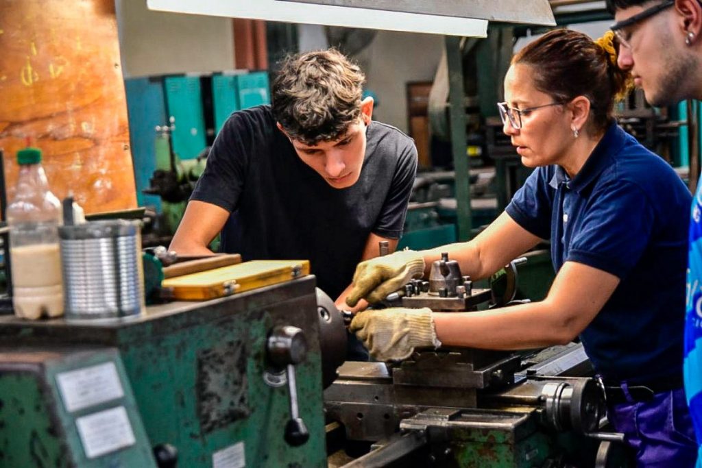 Andrés Contreras: «En Bahía hay mucha demanda en los centros de formación»