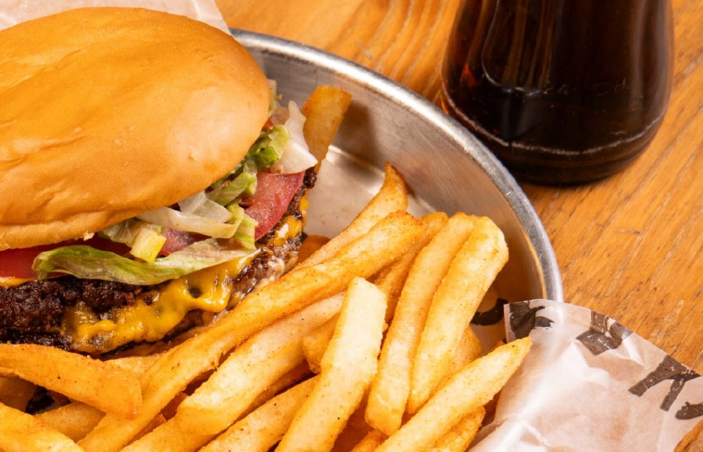 Fran Giambartolomei: «Lo fundamental es que comas una hamburguesa hoy y, si la volvés a pedir en un mes, esté igual o mejor»