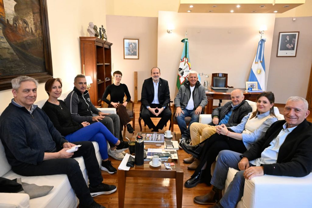 Fondo especial de $300 millones y una moratoria para el comercio de Bahía