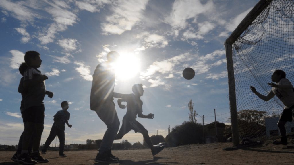 Esteban Fernández: «Tenemos lo que hay que tener para que el fútbol sea nuestra pasión, los clubes de barrio, el potrero»