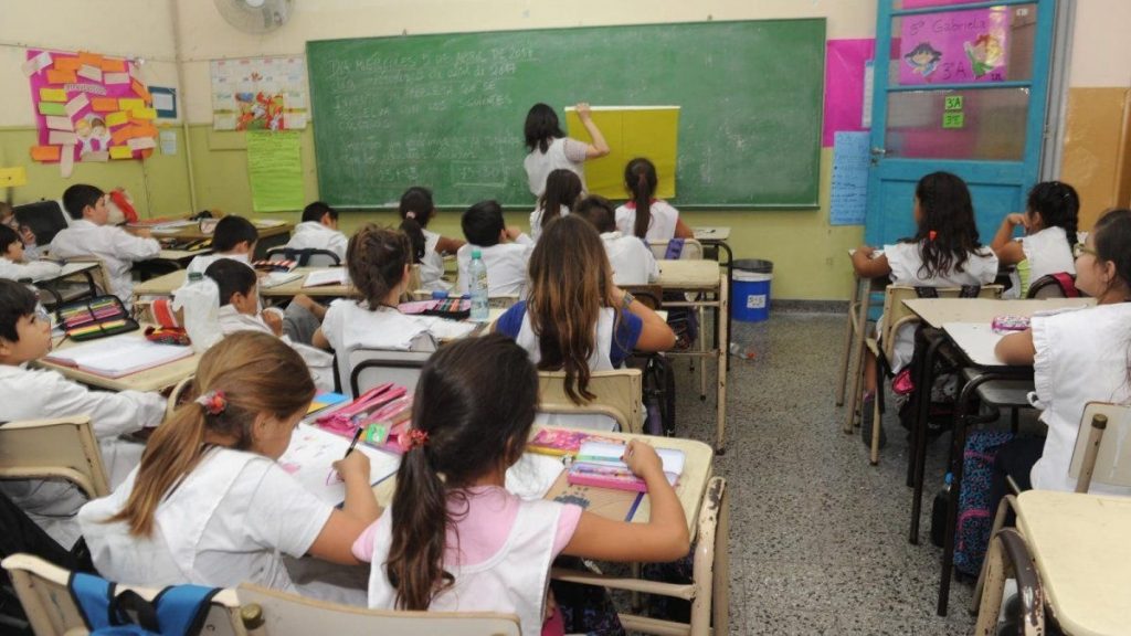 Francisco Saenz: «En Bahía proyectamos un 26% de pérdida en la matrícula escolar, serían 7400 niños menos»